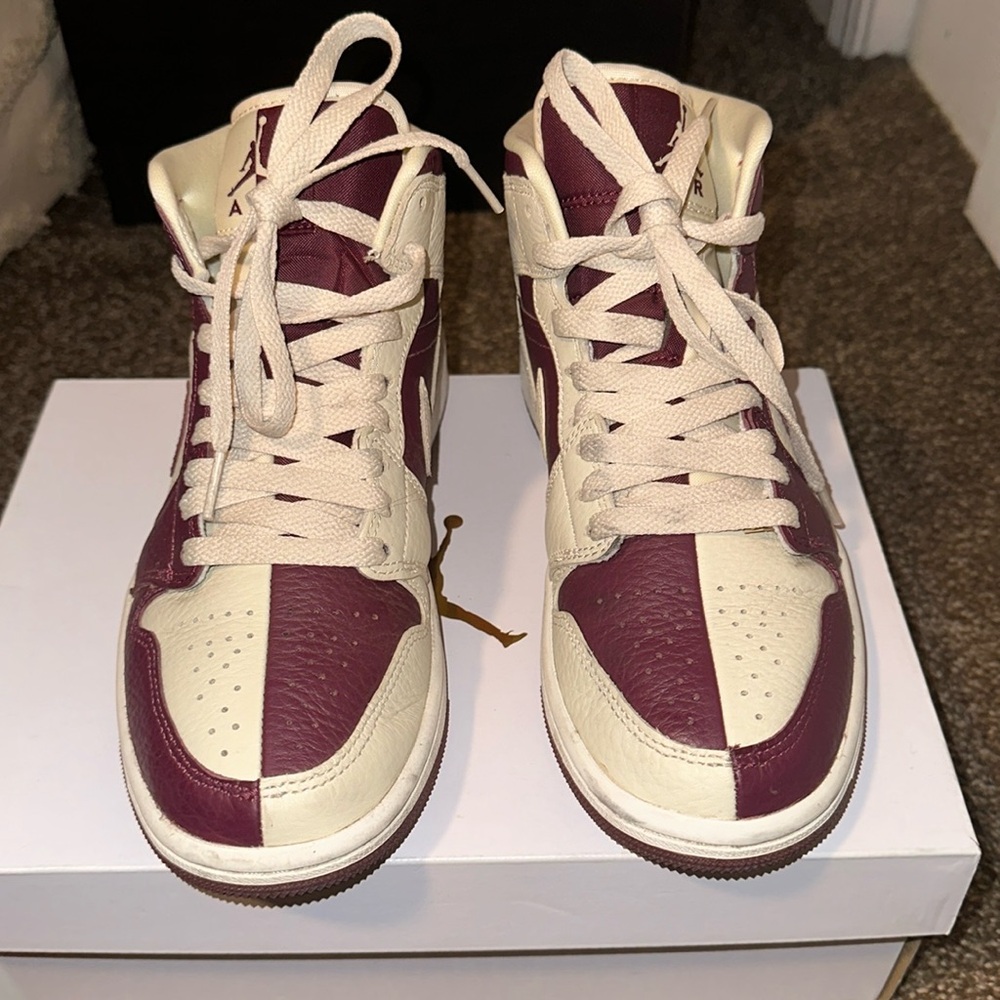 Air Jordan 1 Mid SE
